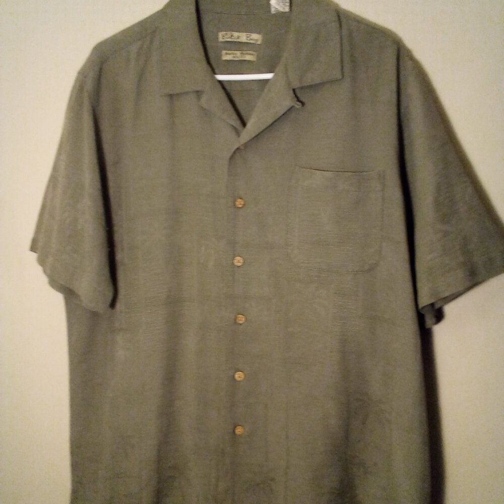 Batik Bay Shirt Men L Button Up Short Sleeve 100% Silk Tropical Green